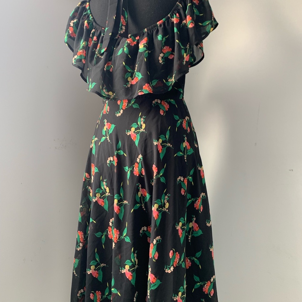 Vanessa Virginia shoulder dress 6 - Picture 4 of 10